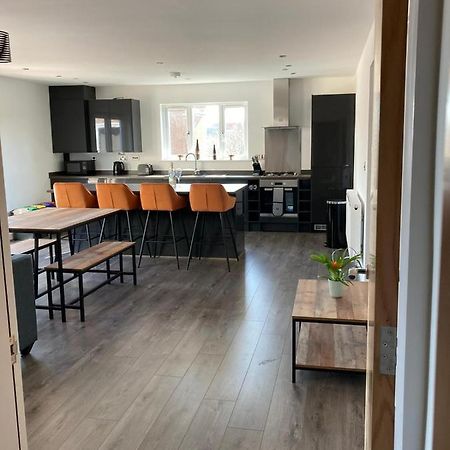 Spacious Newly Built Apartment Rhos On Sea, Colwyn Bay Extérieur photo
