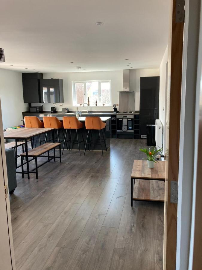 Spacious Newly Built Apartment Rhos On Sea, Colwyn Bay Extérieur photo
