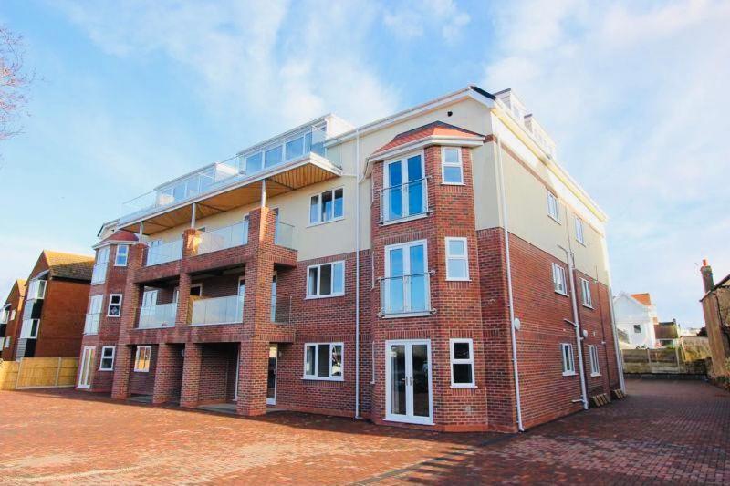 Spacious Newly Built Apartment Rhos On Sea, Colwyn Bay Extérieur photo