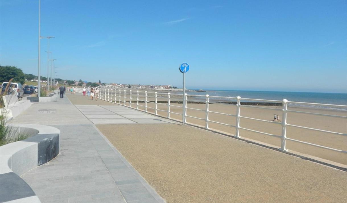 Spacious Newly Built Apartment Rhos On Sea, Colwyn Bay Extérieur photo
