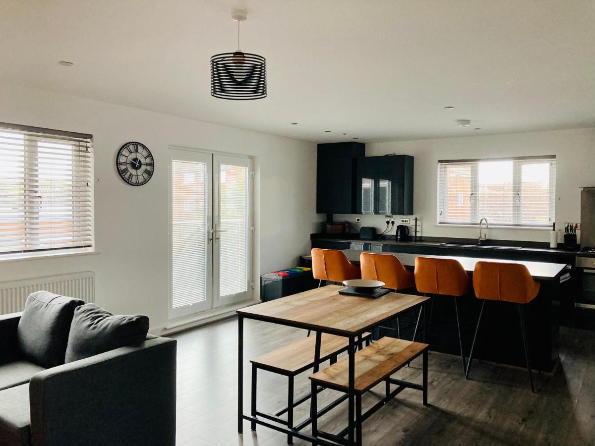 Spacious Newly Built Apartment Rhos On Sea, Colwyn Bay Extérieur photo